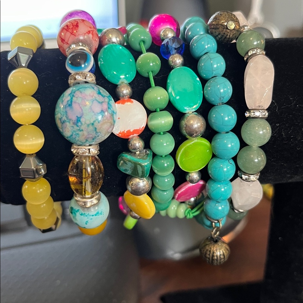 Colorful Beaded Bracelet Lot Set - Picture 2 of 2